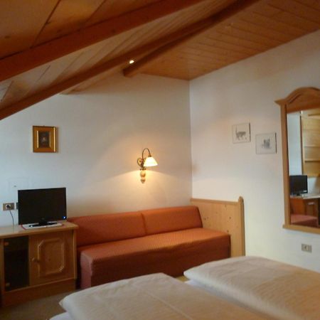 Hotel Holzer Sexten Room photo